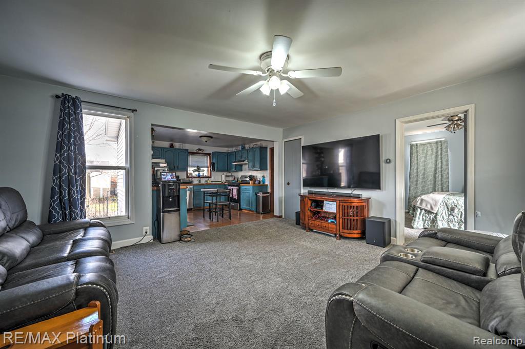 604 S LEROY Street, Fenton, MI 48430 — Photo 7
