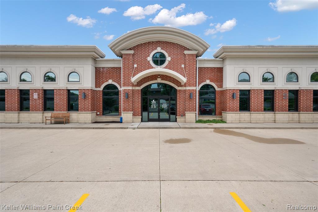 42301 Mound Road, Sterling Heights, MI 48314 — front exterior