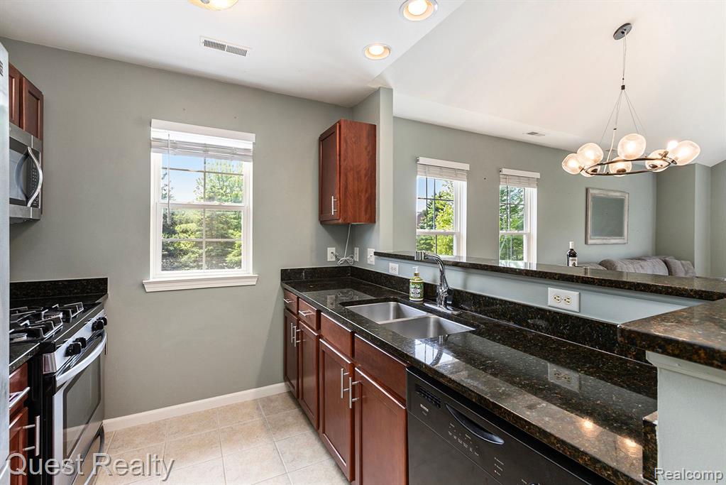 3332 PRIMROSE Lane, Ypsilanti, MI 48197 — Photo 14