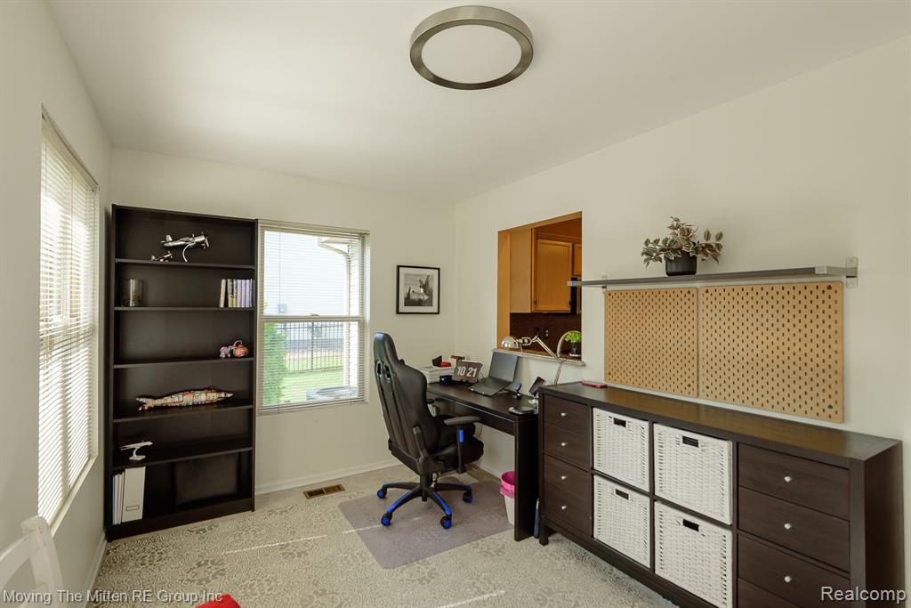 9501 Madison Drive, Belleville, MI 48111 — Photo 24