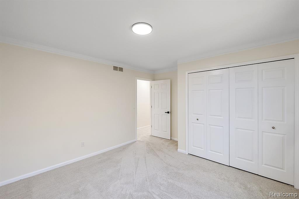 708 Oak View Ln, Milford, MI 48381 — Photo 52