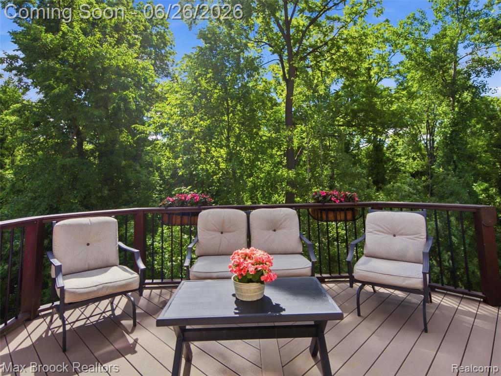 583 Birchcrest Court, Oakland, MI — Photo 9