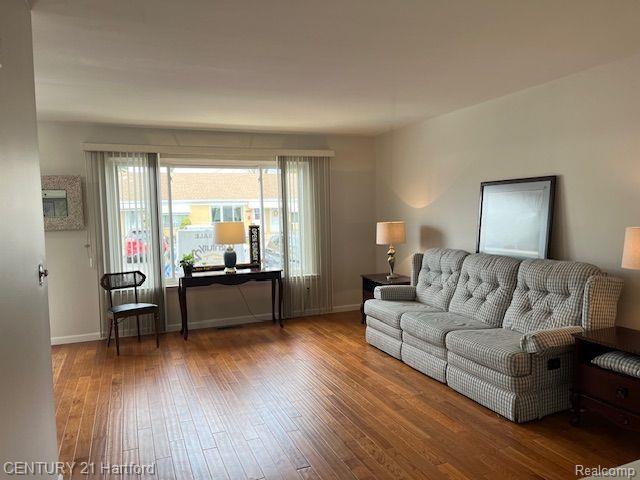 50072 Helfer Boulevard, 50072, Wixom, MI 48393 — Photo 4