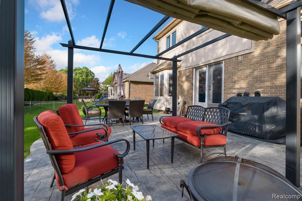 45021 Riverwoods Drive, Macomb, MI 48044 — Photo 18