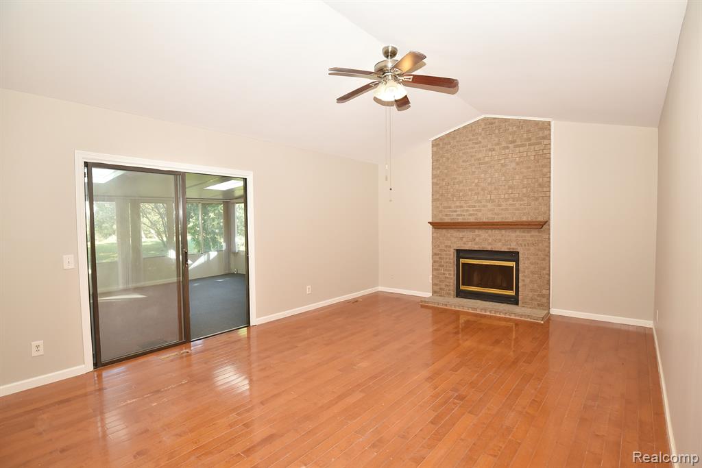 24945 SARAH FLYNN, Novi, MI — Photo 15