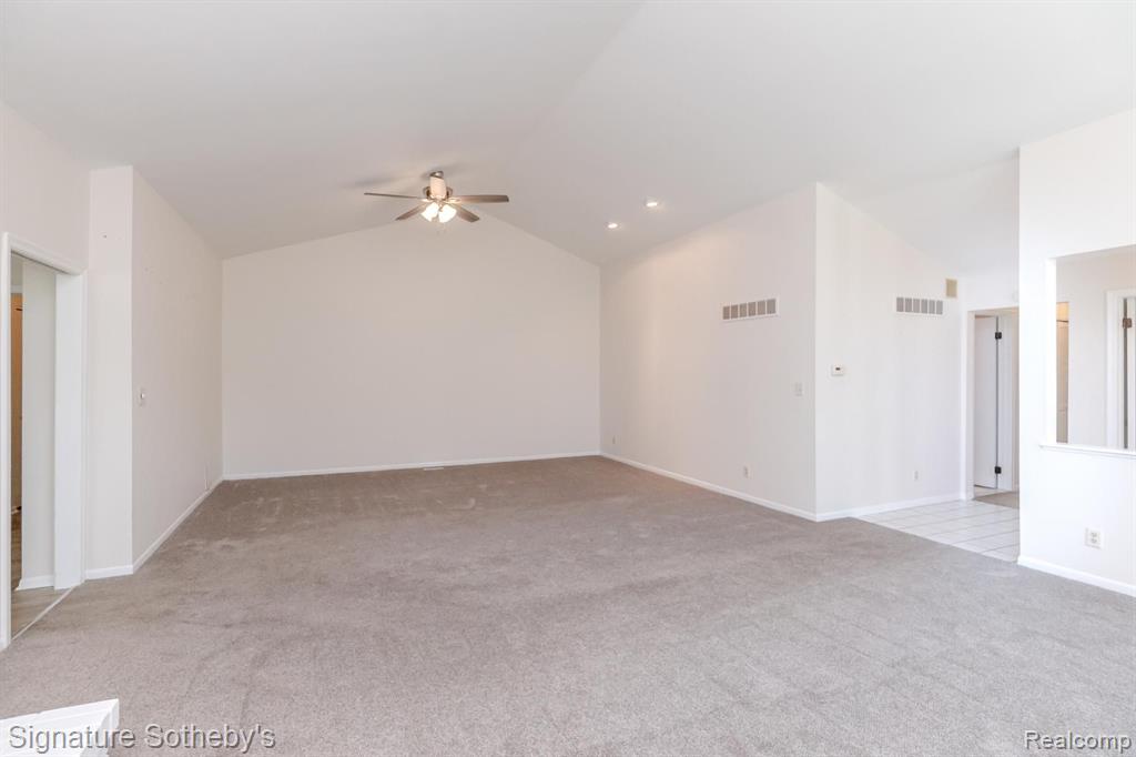 6015 PEBBLE LANE, West Bloomfield, MI — Photo 12