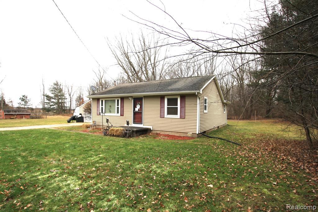 11805 BUECHE Road, Burt, MI 48417 — Photo 3