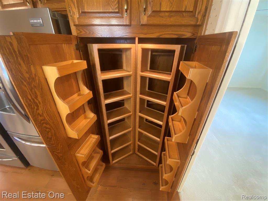 8262 Roselawn Street, Westland, MI — Photo 27