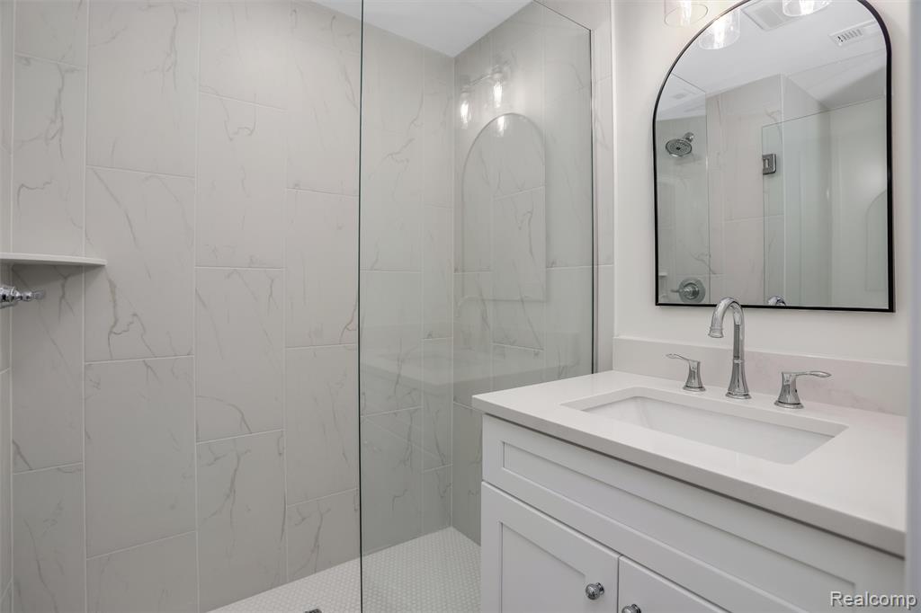 941 Viewland Drive, Rochester, MI 48309 — Photo 36