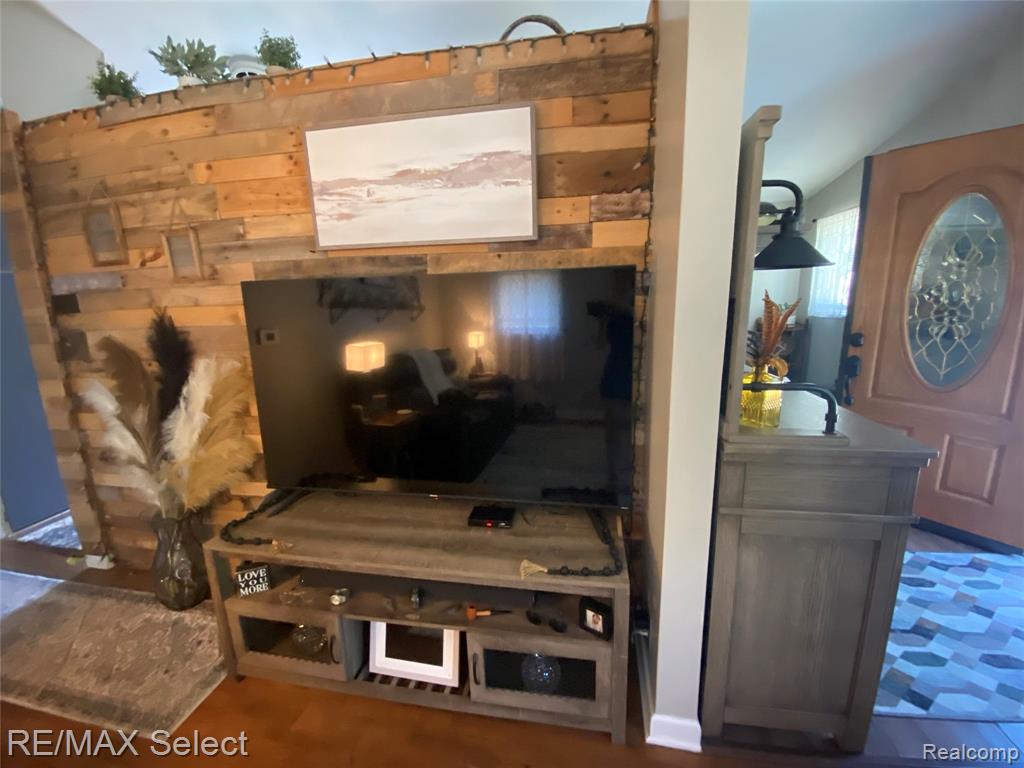 818 McKeighan Avenue, Flint, MI 48507 — Photo 18
