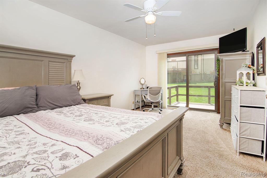 578 OAKBROOK Circle, Flushing, MI 48433 — Photo 7