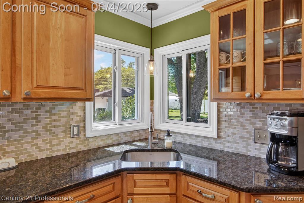 31772 Folkstone Drive, Farmington, MI 48336 — Photo 13