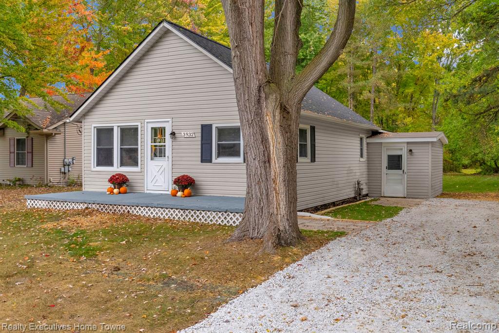 3932 Parker Road, Fort Gratiot, MI 48059 — front exterior