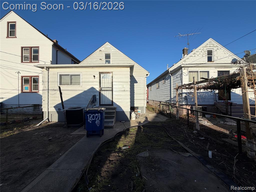 12091 Sobieski Street, Hamtramck, MI 48212 — Photo 8