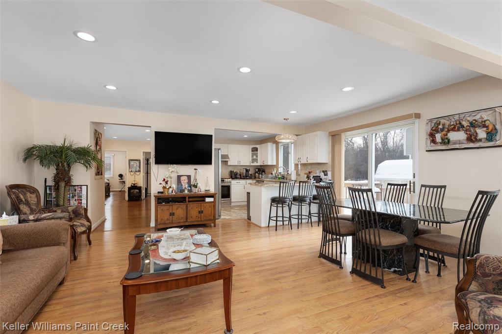 5615 Loveland Street, West Bloomfield, MI — Photo 3