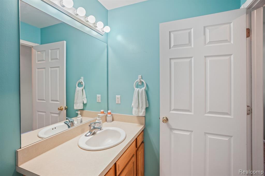 5124 HICKORY Trail, Grand Blanc, MI 48439 — Photo 43