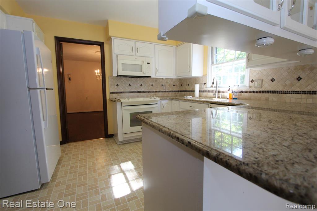 3961 Will O Way Lane, West Bloomfield, MI 48323 — Photo 10