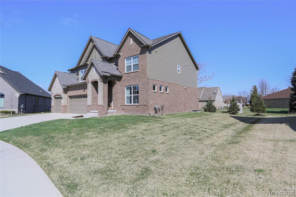 13101 Valencia Drive, Utica, MI 48315 — Photo 8