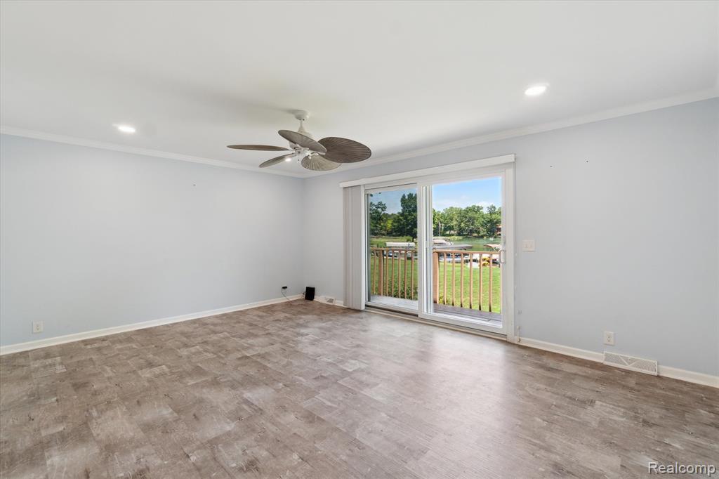 7262 Hatchery Road, Waterford, MI 48327 — Photo 13