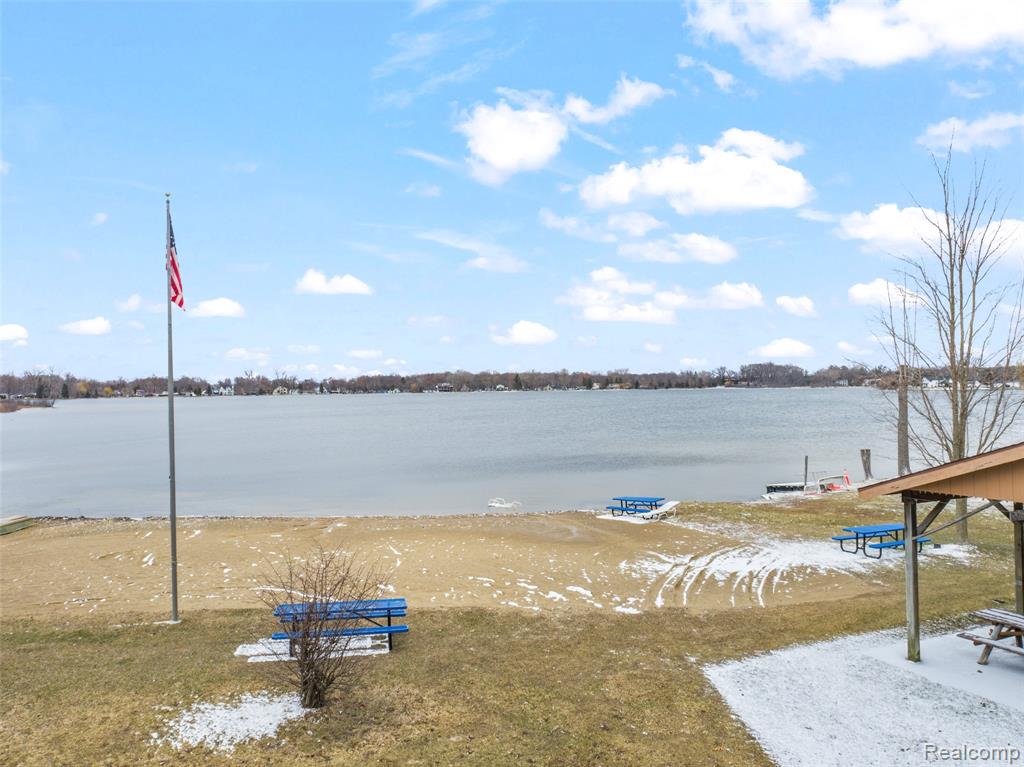 3778 Ponchartrain Drive, Pinckney, MI 48169 — Photo 30