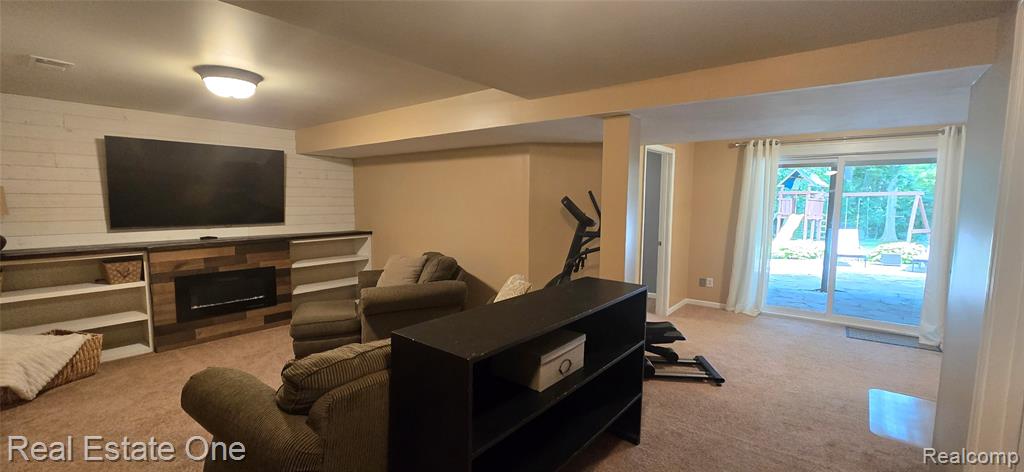 964 Abbey Lane, Milford, MI 48381 — Photo 12