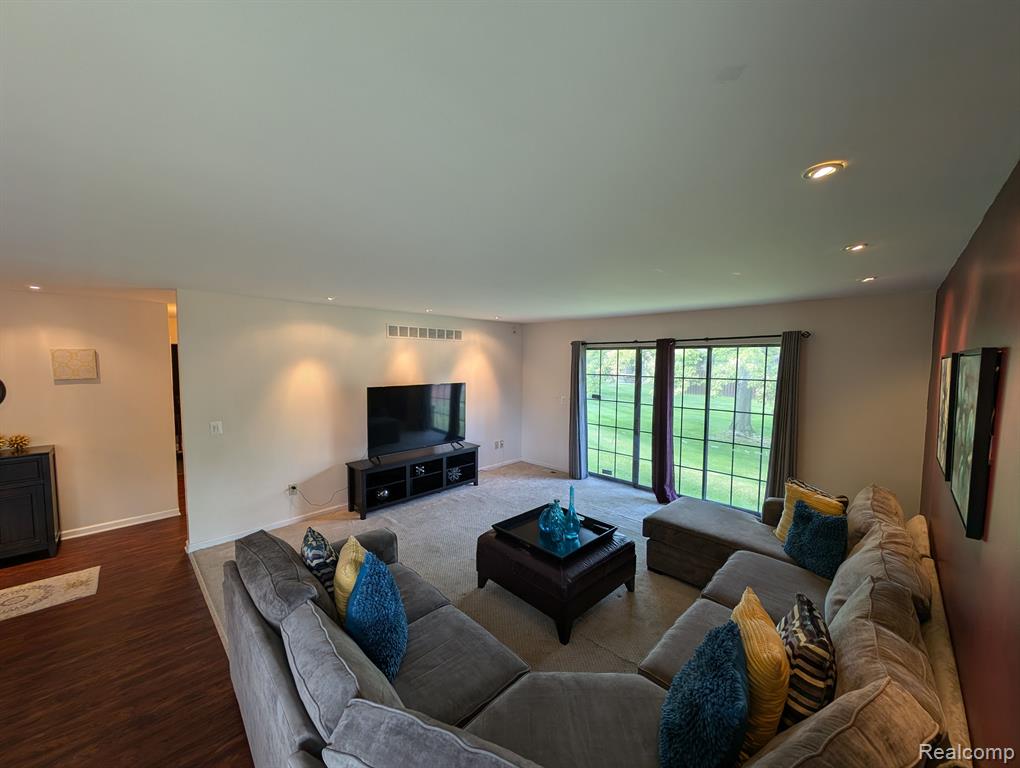 26752 SUMMERDALE Drive, Southfield, MI 48033 — Photo 11