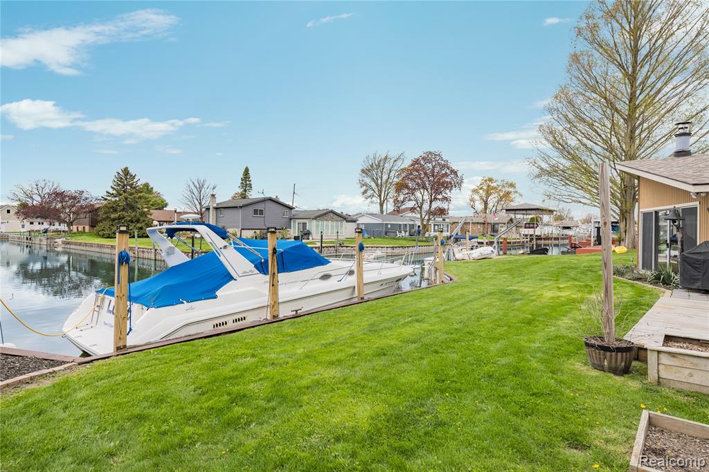 38027 Mallast Street, Harrison Township, MI — Photo 42