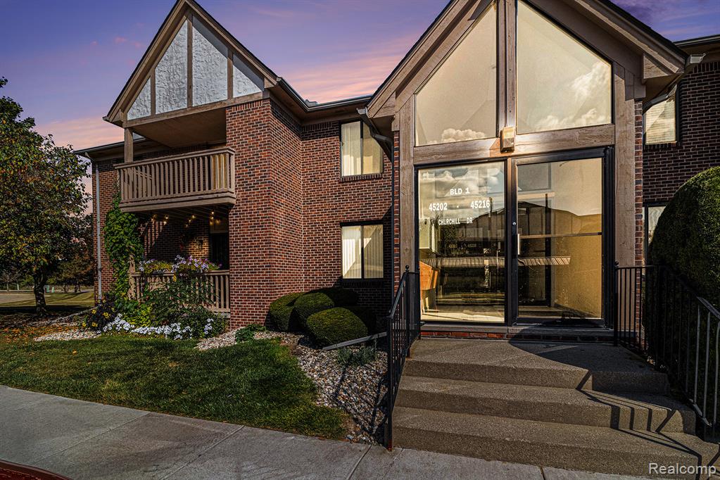 45216 Churchill Drive, 8, Macomb, MI 48044 — Photo 2