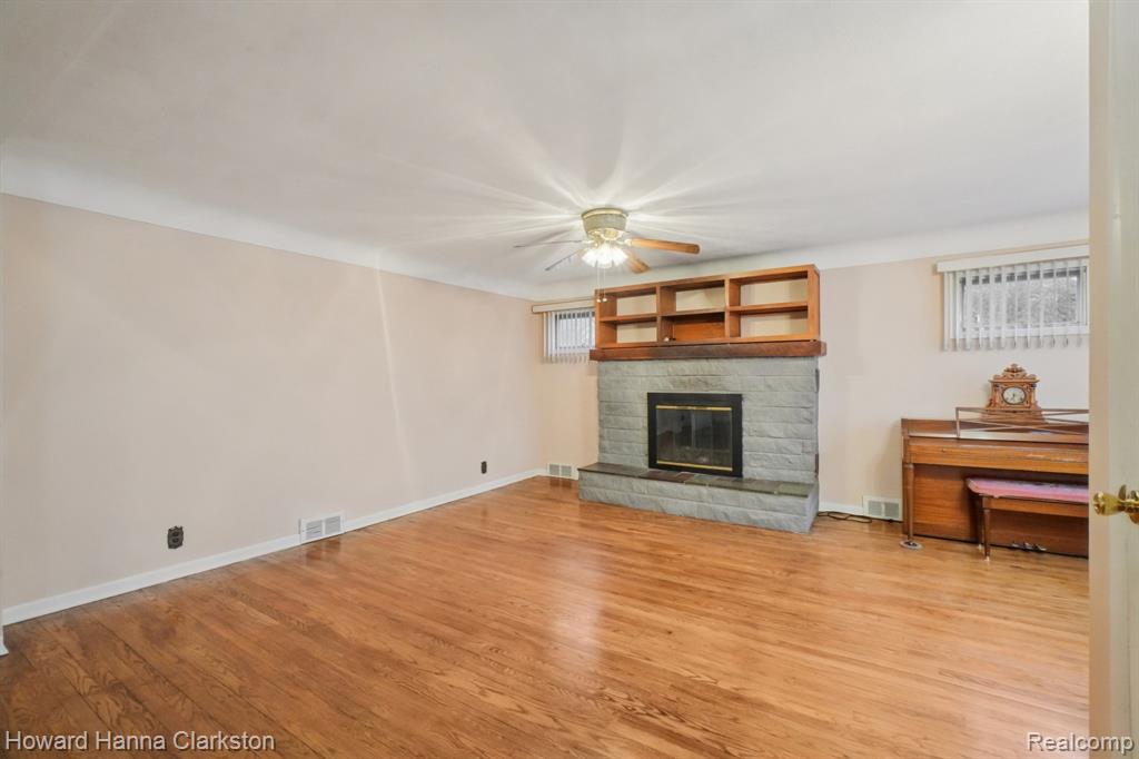 5506 Cruse Avenue, Waterford, MI 48327 — Photo 6