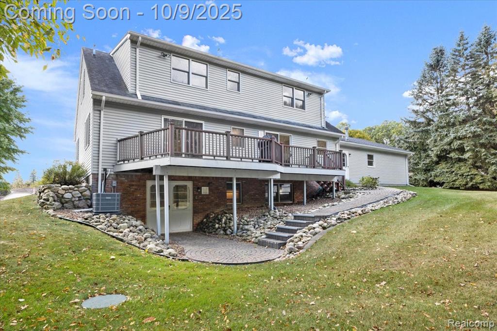 12190 Carriage Trail Circle, Davisburg, MI 48350 — Photo 49