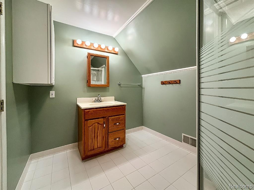 7653 CHASE LAKE Road, Fowlerville, MI 48836 — Photo 67