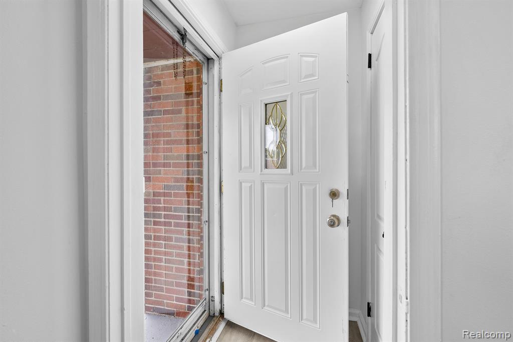 839 E HAYES Avenue, Hazel Park, MI 48030 — Photo 4