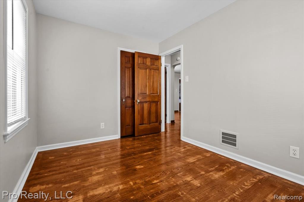 715 N Altadena Avenue, Royal Oak, MI 48067 — Photo 17