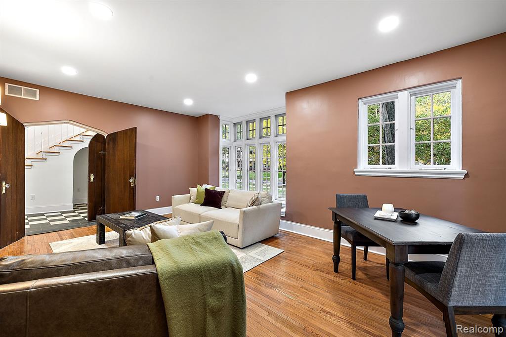 360 Lodge Drive, Detroit, MI 48214 — Photo 15
