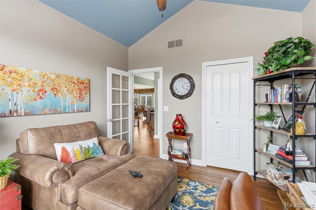 660 Willow Lake Court, Oxford, MI 48371 — Photo 10