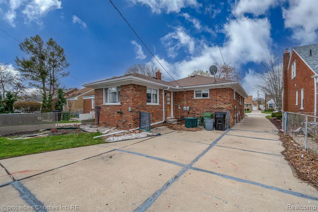 7631 ROBINSON Avenue, Allen Park, MI 48101 — Photo 22