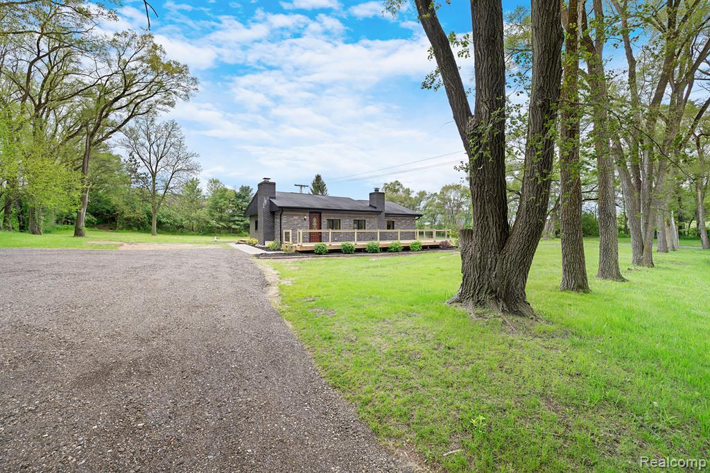 8760 HYNE Road, Brighton, MI 48114 — Photo 24