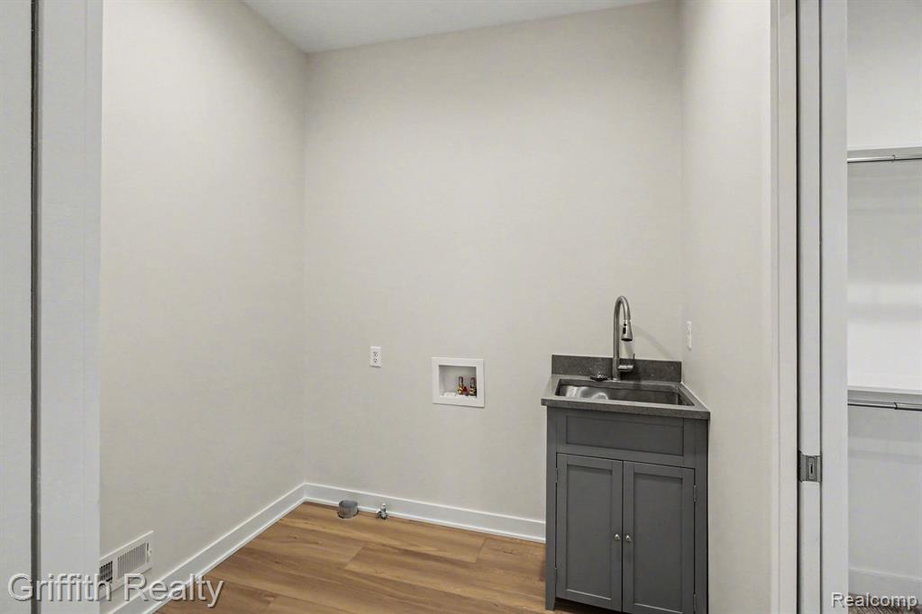2878 Clivedon Road, Howell, MI 48843 — Photo 22