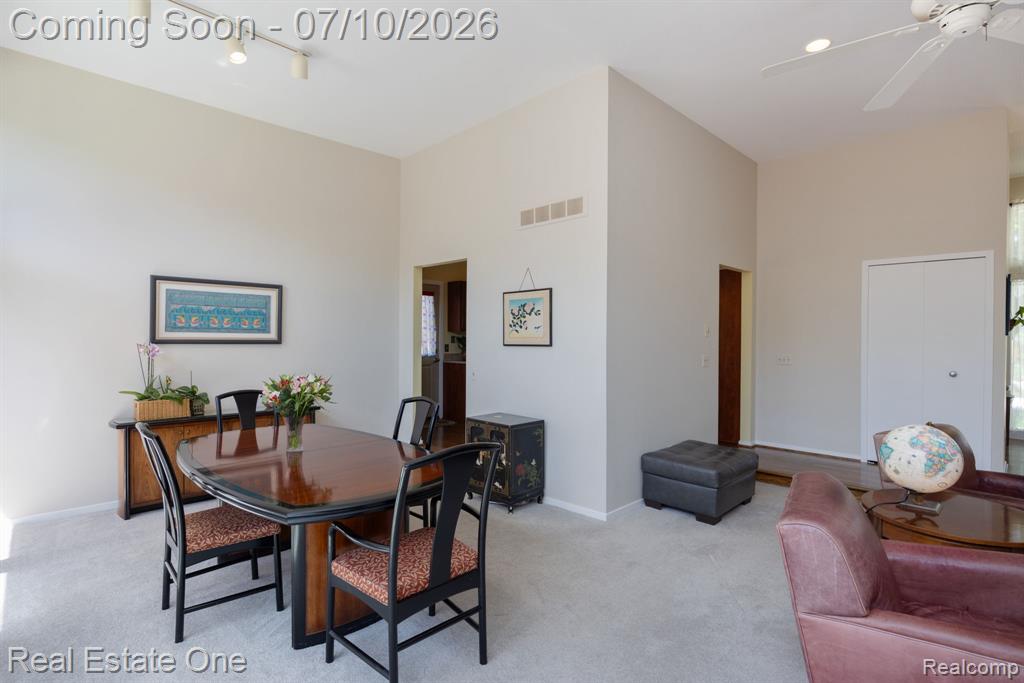 986 River Bend Drive, Rochester Hills, MI 48307 — Photo 8