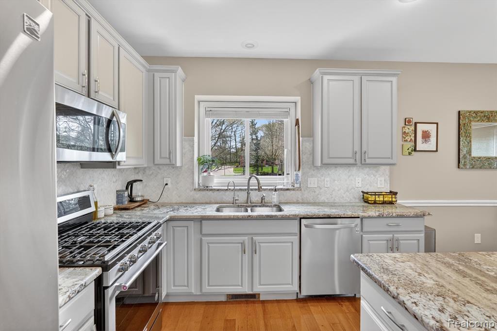 48877 Wildwood Court, Plymouth, MI 48170 — Photo 13