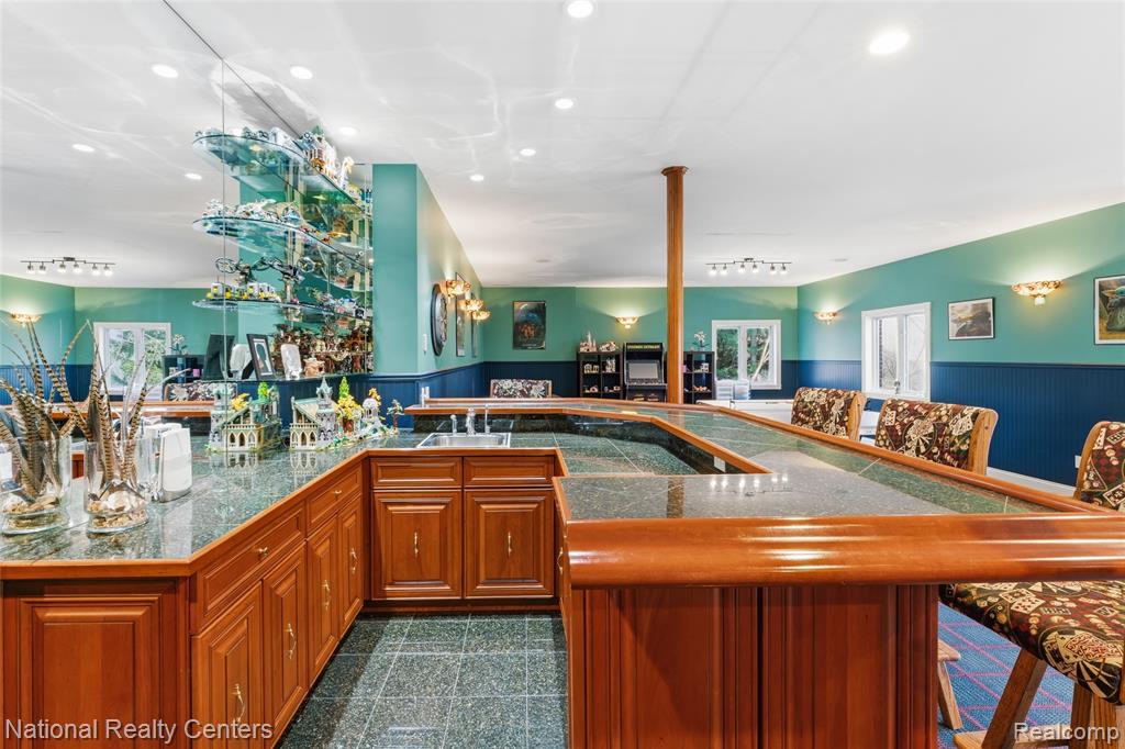 6276 N Shore Drive, West Bloomfield, MI 48324 — Photo 35