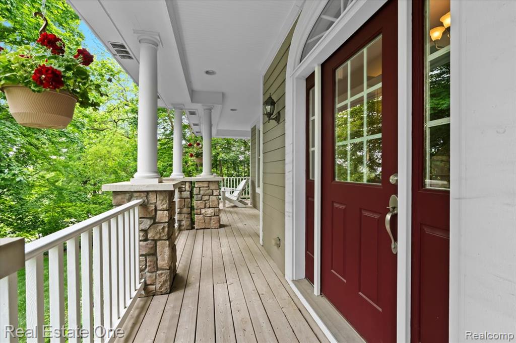 477 E Commerce Street, Milford, MI 48381 — Photo 2
