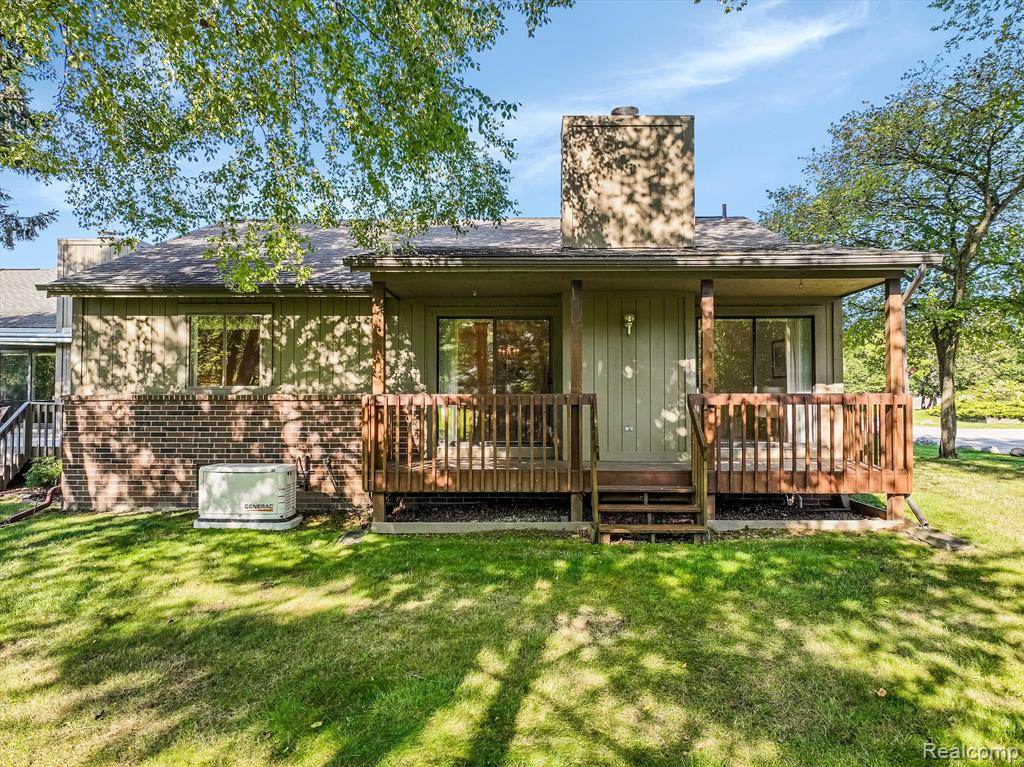 9735 HAWTHORNE GLEN Drive, Grosse Ile, MI 48138 — Photo 33