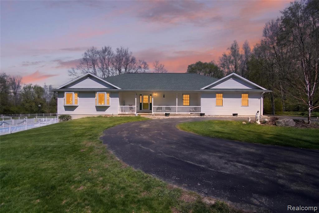 7233 Hague Avenue, Jackson, MI 49201 — front exterior