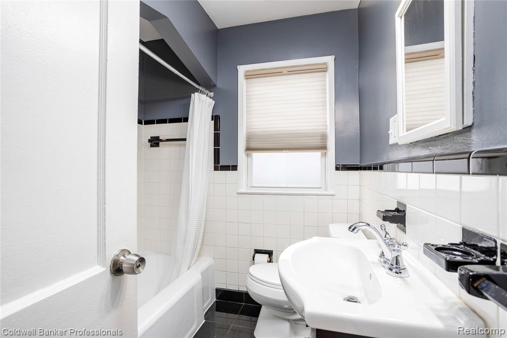909 Hoffman Avenue, Royal Oak, MI 48067 — Photo 8