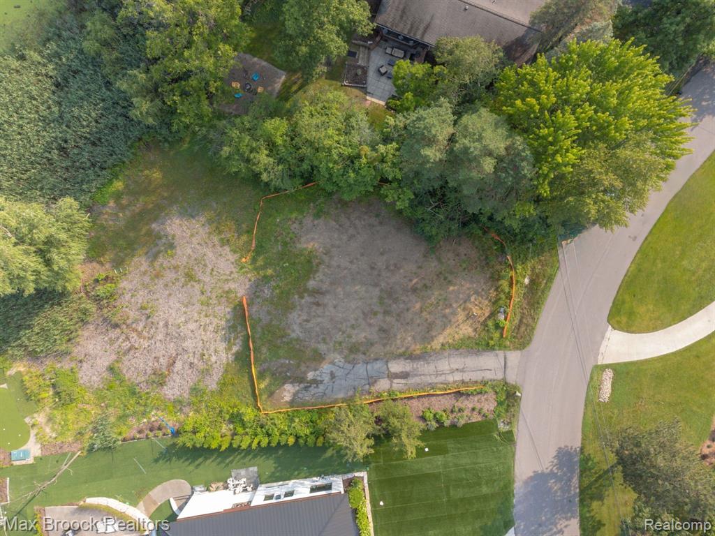 4053 HARBOR VISTA Drive, Orchard Lake Village, MI 48323 — Photo 5