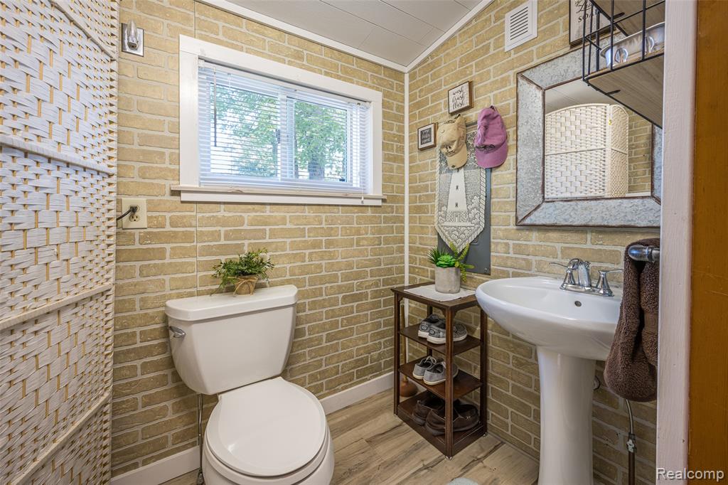 1656 S Riverside Drive, Au Gres, MI 48703 — Photo 11
