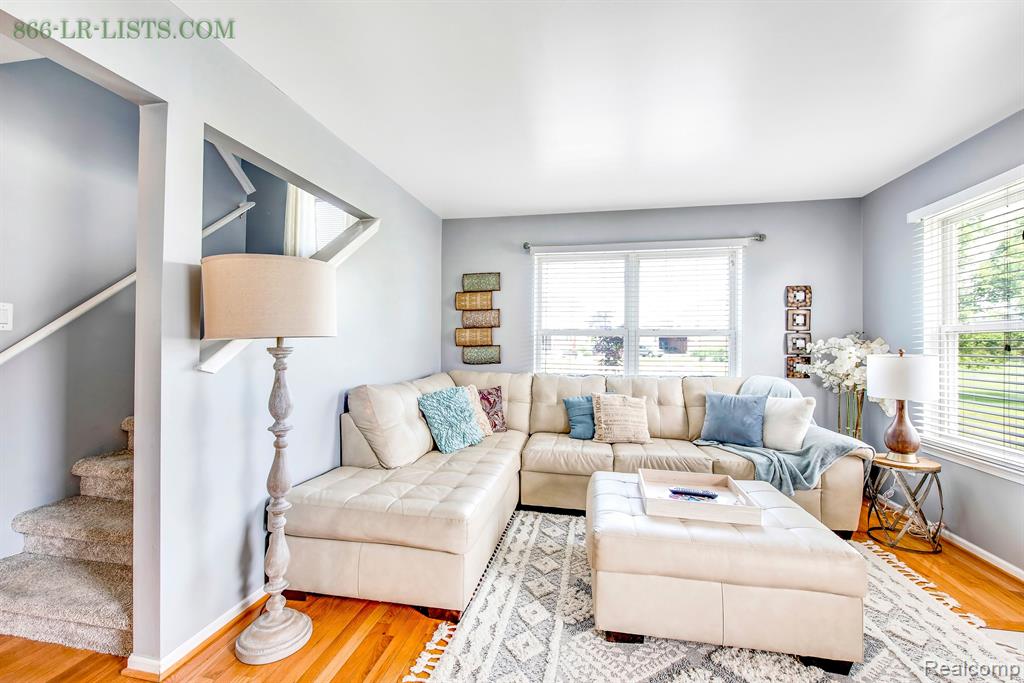 7068 Anna Drive, Belleville, MI 48111 — Photo 12