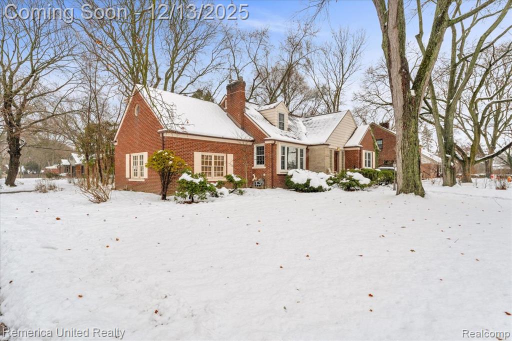 27510 California Drive SE, Lathrup Village, MI 48076 — Photo 34
