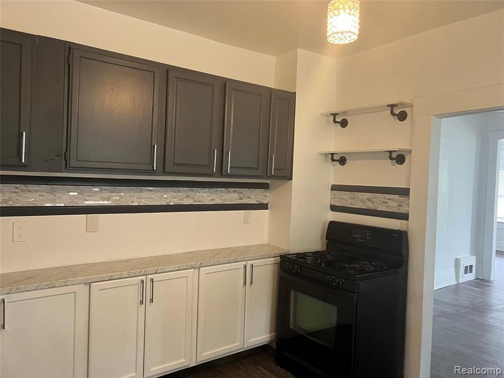 2150/2152 CRANE Street, Detroit, MI 48214 — Photo 10